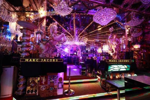 【スナップ】マーク ジェイコブスが老舗ホストクラブ愛本店でパーティー! 山田優、水原佑果ら来場