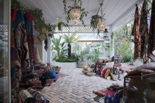 桐島かれんの手掛けるハウス オブ ロータス旗艦店が青山にオープン!