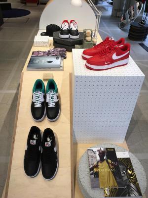 「ナイキ キックス ラウンジ」が日本初オープン！テーラリングやプリントのカスタムも常時可能に