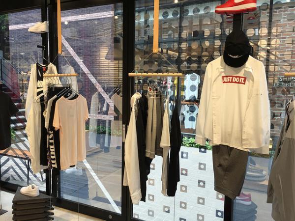 「ナイキ キックス ラウンジ」が日本初オープン！テーラリングやプリントのカスタムも常時可能に