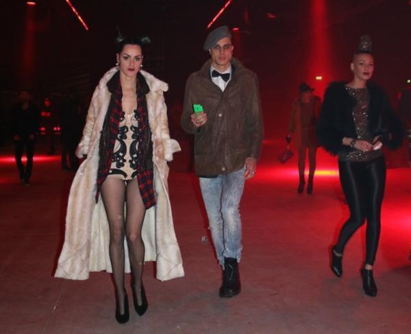 ミラノの熱い夜、マルセロ・バーロンのパーティーに集まったナイトピープルSNAP