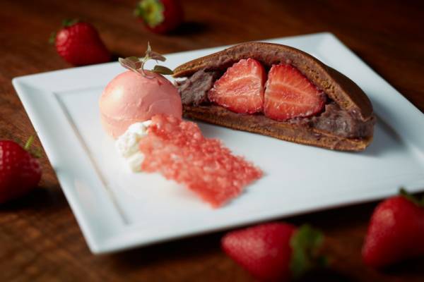 いちごのアフタヌーンティーに桜のスイーツ! グランド ハイアット 東京の春メニュー