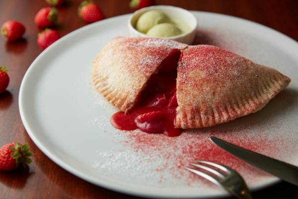 いちごのアフタヌーンティーに桜のスイーツ! グランド ハイアット 東京の春メニュー