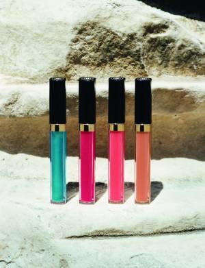 シャネルの新作2018春夏メークアップ コレクションはナポリの色彩を纏う