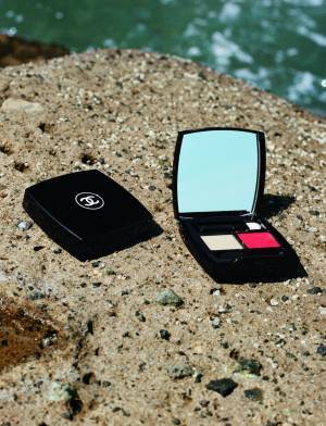 シャネルの新作2018春夏メークアップ コレクションはナポリの色彩を纏う