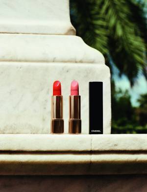 シャネルの新作2018春夏メークアップ コレクションはナポリの色彩を纏う