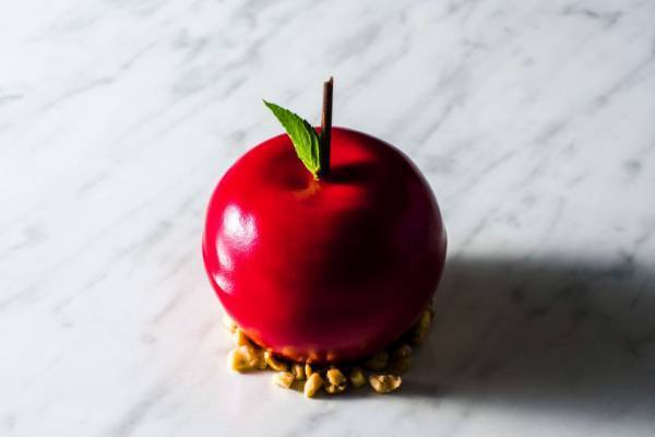 パーク ハイアット 東京のスタイリッシュな「バレンタイン スイーツ 2018」