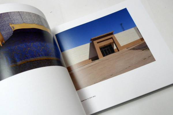 スティーブン・ショア初期の実験的写真を初公開、MoMAの展覧会を機に出版された写真集【ShelfオススメBOOK】