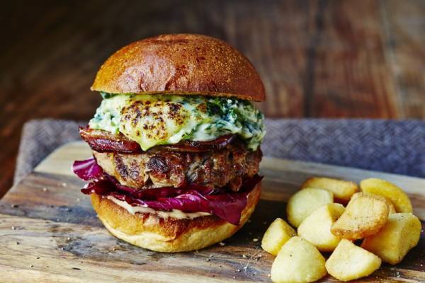 J.S. BURGERS CAFEに限定メニューが登場! 寒い冬に食べたくなるチーズづくしのラインアップ