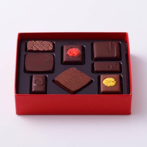 ピエール・エルメ・パリ、2018年バレインタインコレクションはボンボン ショコラやマカロンの詰め合わせ