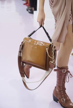 クロエの新作「ROY」に注目! 2018春夏バッグ&シューズコレクションが到着