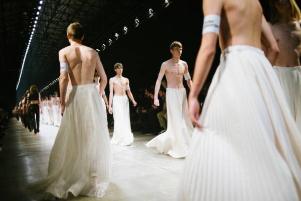 メンズファッションの中心で、未来を叫んだアンダーカバーとタカヒロミヤシタザソロイスト.【ピッティ・ウオモ93】