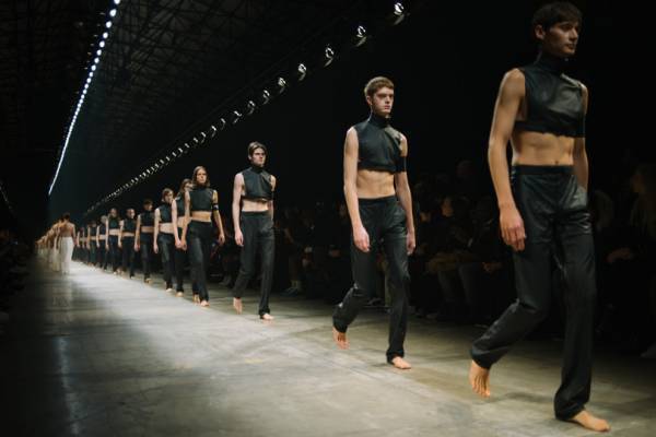 メンズファッションの中心で、未来を叫んだアンダーカバーとタカヒロミヤシタザソロイスト.【ピッティ・ウオモ93】