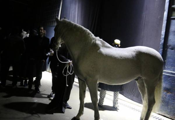 リック・オウエンスのミラノ回顧展パーティーで池田亮司がライブパフォーマンス