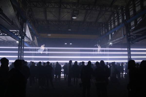 リック・オウエンスのミラノ回顧展パーティーで池田亮司がライブパフォーマンス