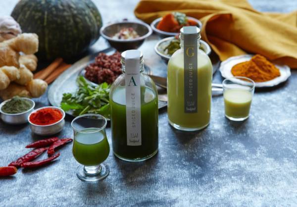 エル カフェ×サンフード、身体が喜ぶ薬膳カレーとスパイスドジュースが期間限定で登場