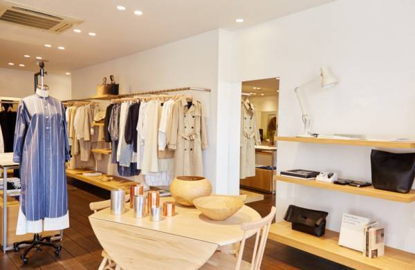 マーガレット・ハウエルなど英国ブランドをベースにセレクトしたシェアハウスショップ「ザ ライブラリー」が誕生