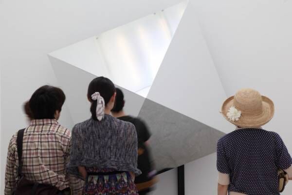 金沢21世紀美術館で「コレクション展3 見ることの冒険」を開催、展示室ごとにキーワードを掲げ作品展示