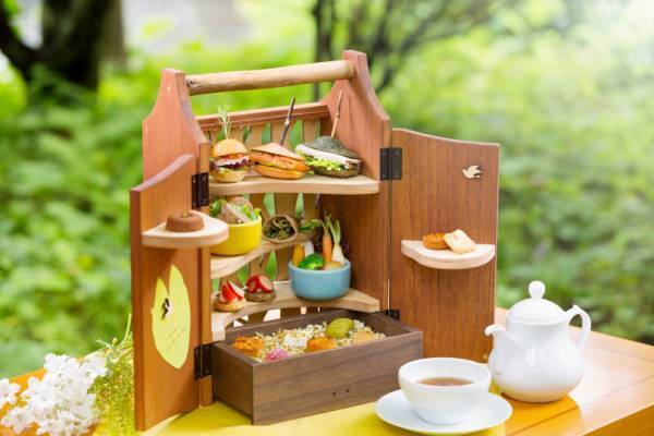 星野リゾート 軽井沢ホテルブレストンコートから「春の便りのデザート」登場