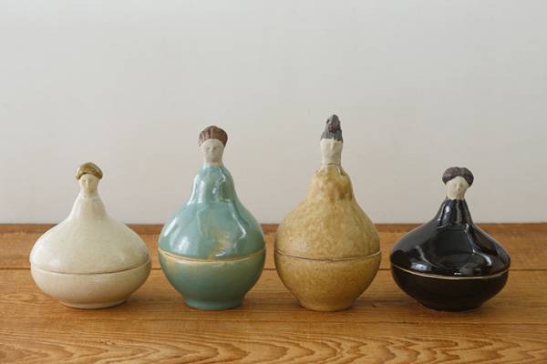 陶芸家・今井律子の個展開催。代表作の「人ポット」など個性豊かな作品が並ぶ