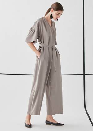 サポートサーフェス × ベイジ,が初コラボ。新宿伊勢丹ポップアップでドレス4型を販売