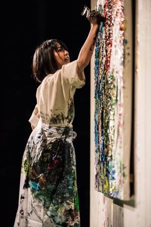 ギンザ シックスの吹き抜けアートが草間彌生から仏アーティストのダニエル・ビュレンへ