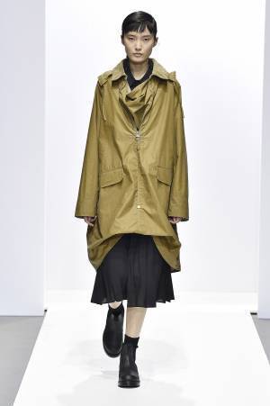 マーガレット・ハウエルが英国のモダンクラシックを更新する【2018-19秋冬コレクション】