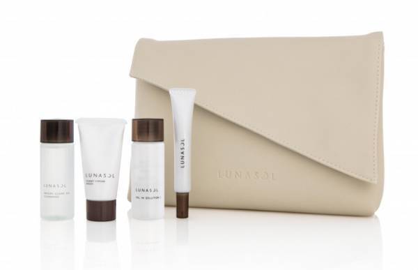 イガリシノブ×ルナソル、メイクアップショーを新宿伊勢丹で開催!