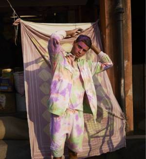 アディダス オリジナルス×ファレル・ウィリアムスの新コレクション、パステル&アディカラーのシューズやウエアを展開