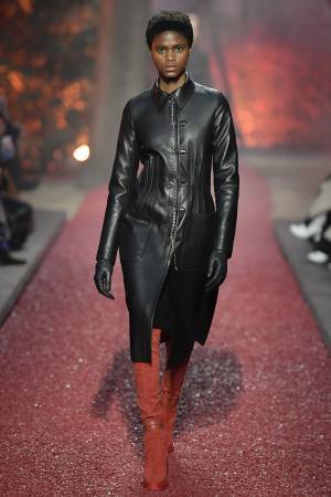 エルメス、ムーブするメゾンのヘリテージ【2018-19秋冬ウィメンズ】