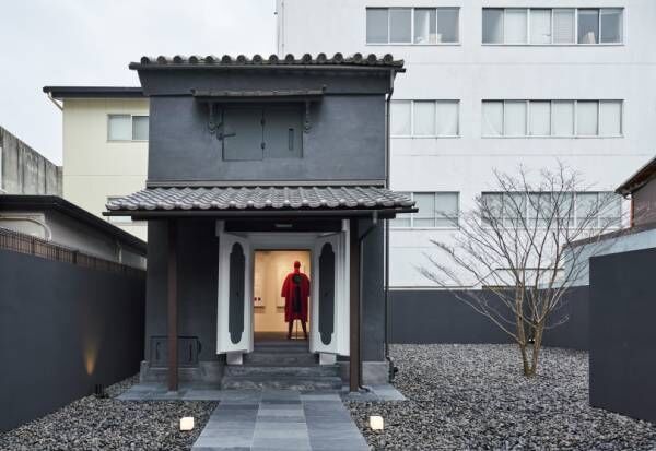 京都の町屋を改装したイッセイ ミヤケの新店舗がオープン 蔵のギャラリーも 18年3月16日 ウーマンエキサイト 1 2