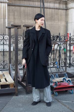 退屈に見せない “スーツセットアップ”の最旬スタイリングTIPS【パリスナップ】