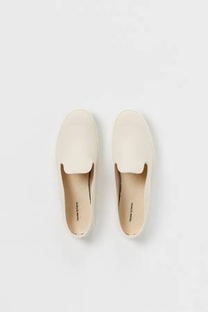 エンダースキーマ、既存アイテムをリプロダクトする新ラインをスタート! 第1弾となるシューズ全4型が登場