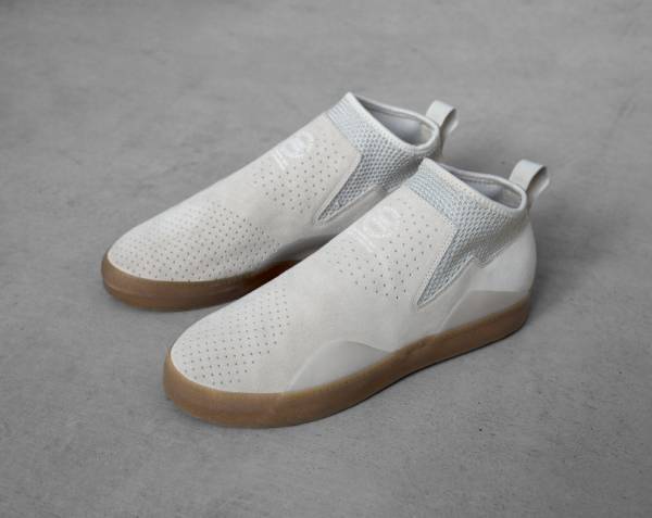 アディダス スケートボーディングより、革新的なニューシルエットが誕生! 新作シューズ2モデルを展開