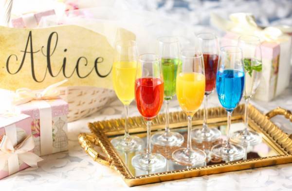 “不思議の国のアリス”スイーツ約20種! ストリングスホテル 名古屋の大好評デザートブッフェ