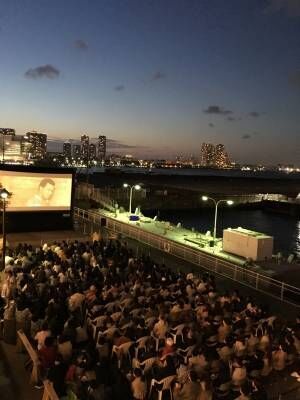 GWに夜景を見ながら海辺で映画。横浜赤レンガ倉庫とマリン＆ウォーク 横浜の野外シアターイベント同時開催