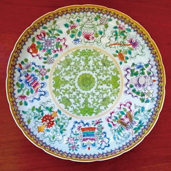 黒柳徹子×田川啓二のコレクション展開催! ビーズ刺繍のドレスやアンティーク食器など数10年に渡るコレクションの数々