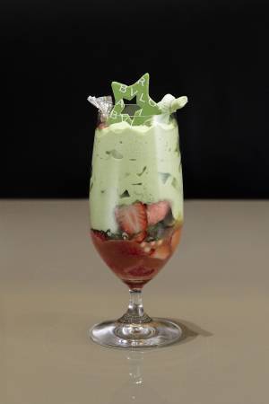 ブルガリ イル・カフェのスイーツに新作! 大人気のパフェ風ドルチェは抹茶とストロベリー