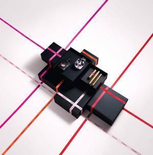 イヴ・サンローラン・ボーテの特別なカラーリボンラッピングで母の日のギフトを贈ろう!