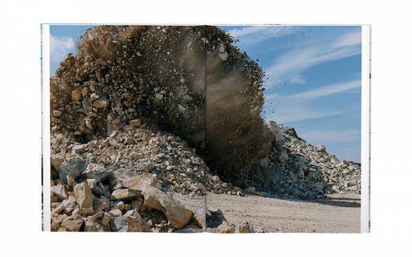 畠山直哉が捉えた都市景観の成長。故郷陸前高田を震災直後から撮り続けたシリーズも【ShelfオススメBOOK】