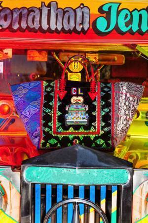 クリスチャン ルブタン、新作トートを世界先行発売するポップアップを新宿伊勢丹メンズ館で開催中