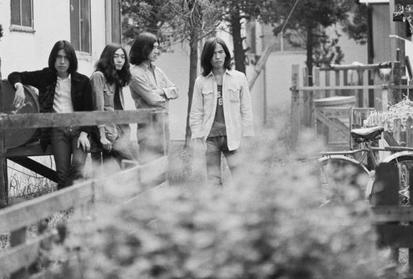 写真家・野上眞宏の写真展がビオトープでスタート。旧友細野晴臣とのトークイベントも