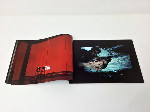 彼女たちは何を見ているのか。志賀理江子「ブラインドデート」展公式ブック【ShelfオススメBOOK】