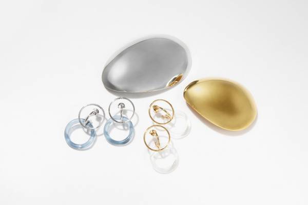 夏の到来を告げる、ボリュームサマージュエリーvol.5：シャルロット・シェネ【EDITOR'S PICK】