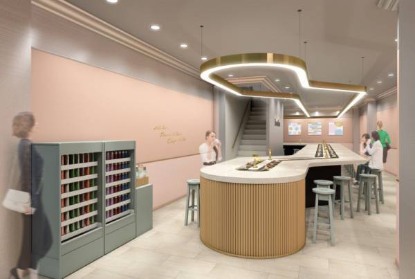 回転寿司みたいなスイーツ食べ放題! 原宿に回転スイーツカフェがオープン