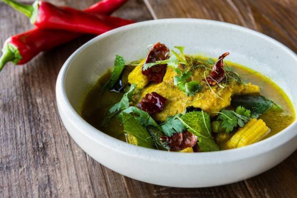 あと引く辛さがクセになる! モダン・タイ・レストラン「ロングレイン」の夏限定スパイシーグルメ