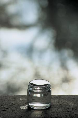 現代美術家・内藤礼が過去最大規模となる個展! 自然光のみの展示を水戸美術館にて開催