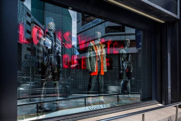 ルイ・ヴィトンが新宿伊勢丹で大型ポップアップをスタート! キム・ジョーンズのラストコレクションや限定商品を一挙公開