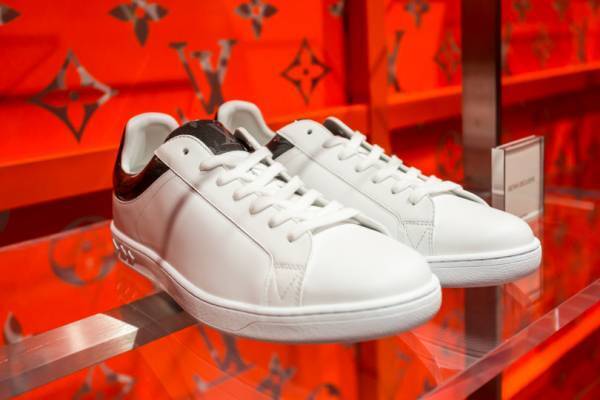 ルイ・ヴィトンが新宿伊勢丹で大型ポップアップをスタート! キム・ジョーンズのラストコレクションや限定商品を一挙公開