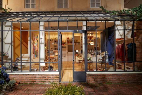 彼女を巡る物語。国立新美術館でスタートしたエルメス「彼女と。」で想像を超えたシネマ体験を